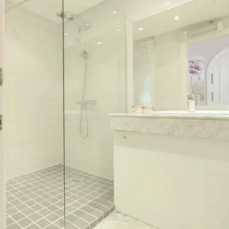 Apartament Unique With Rooftop Pool & Amazing Views